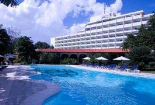 Hotel Occidental El Embajador Pool